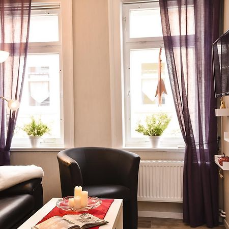 Ferienwohnung Schwarz & Weiss Айзенах Екстериор снимка